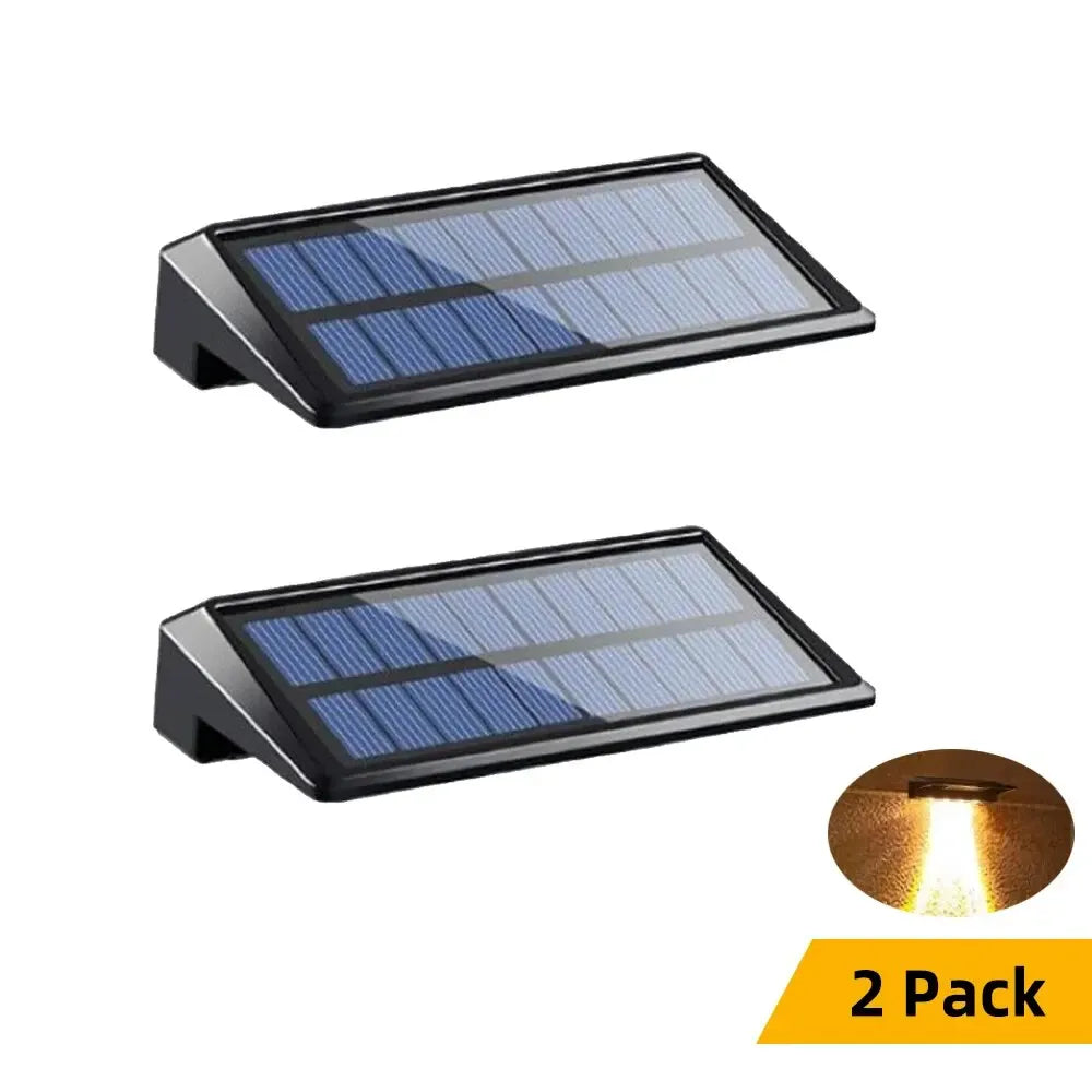 Deux lampes solaires murales extérieur LED présentées en pack
