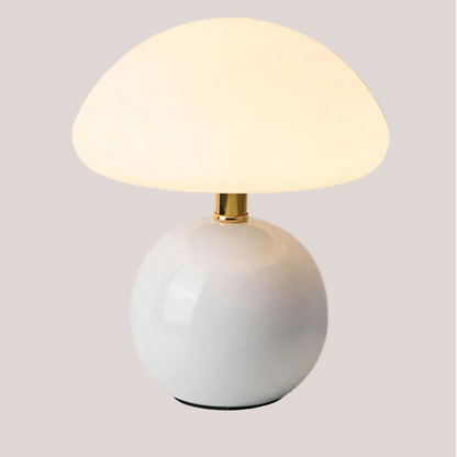 Lampe champignon design blanche sur fond neutre, éclairage LED élégant pour décoration moderne.