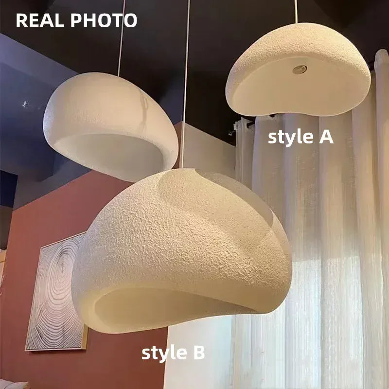 Photo réelle du luminaire cuisine avec deux styles de dômes (A et B), matières et textures visibles.
