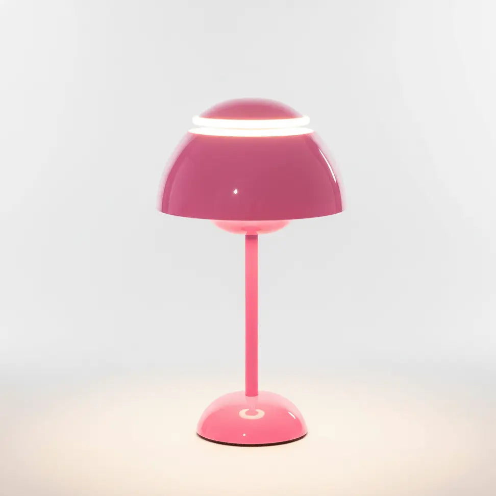 Lampe champignon rose Luminora sur fond blanc, éclairage LED décoratif moderne pour intérieur.